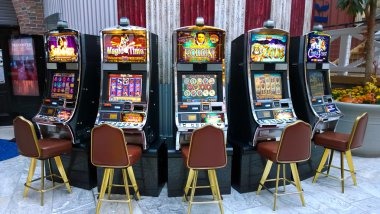 Live football and sports betting interface